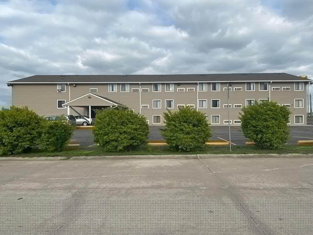 OAK GROVE INN 30/31