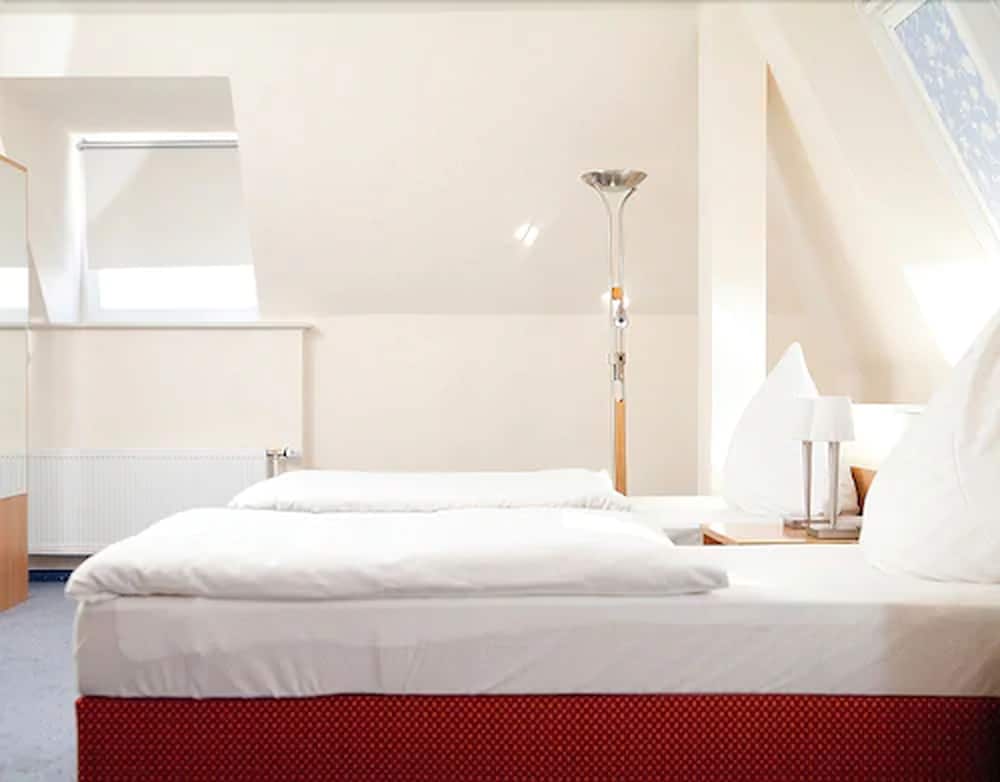 City Hotel 15/36