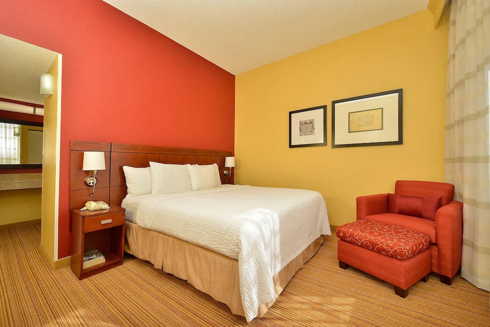 Courtyard By Marriott Bentonville 12/42