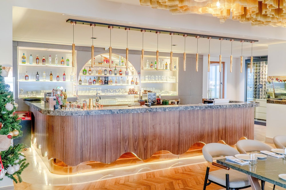Wellborn Luxury Hotel 6/47