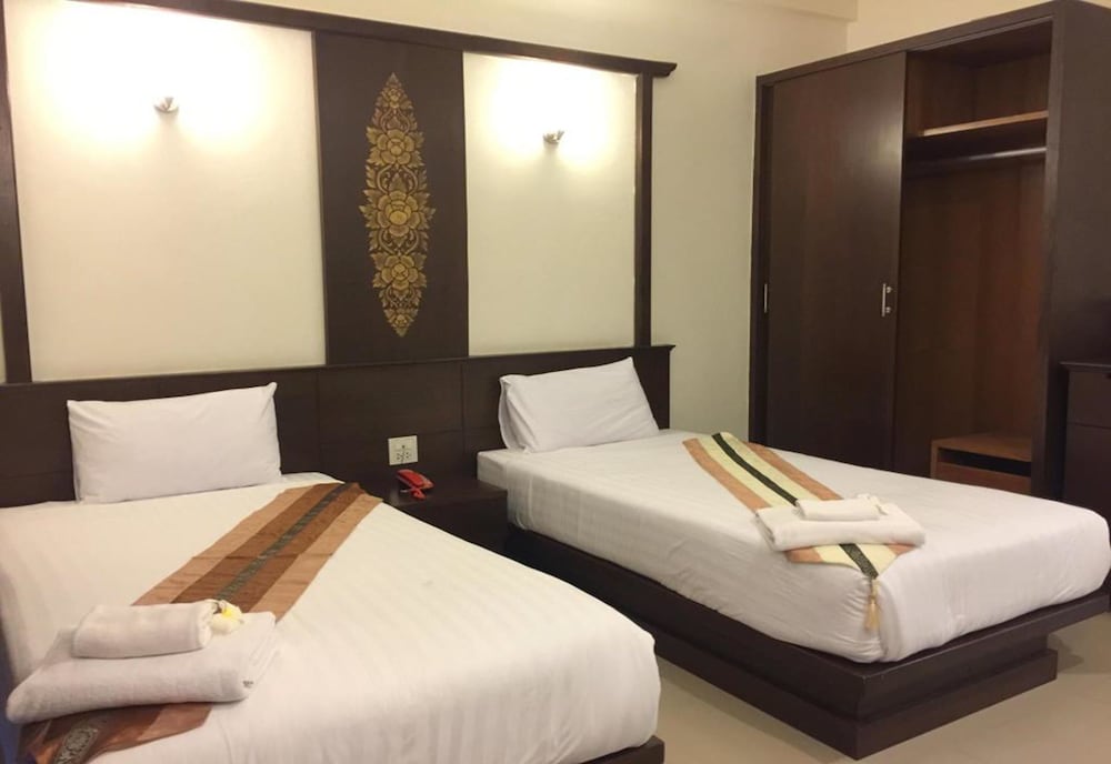 Amonruk Hotel 2 12/40