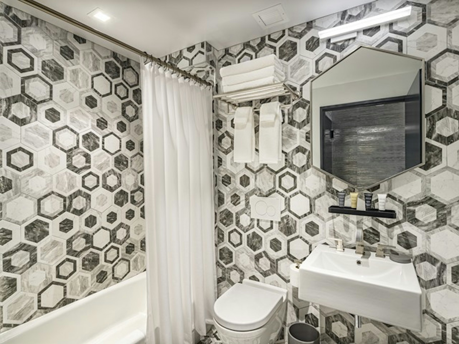 The FIDI Hotel 7/7