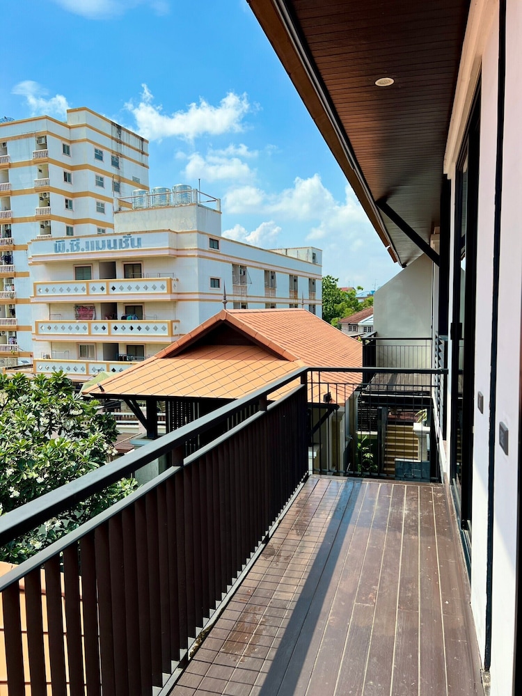 Yotaka Bangkok Hotel 5/49