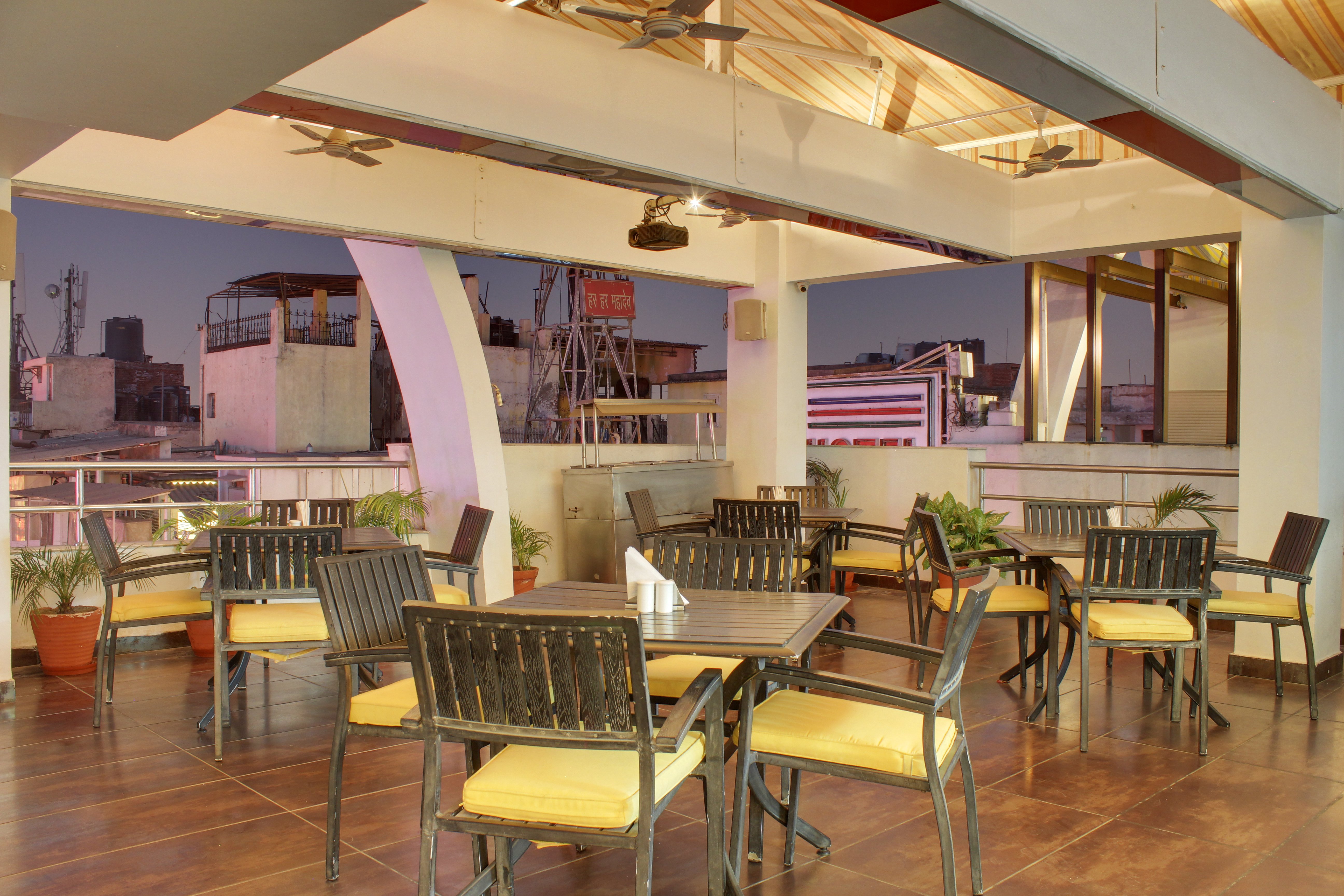 Grand Godwin Hotel 31/40
