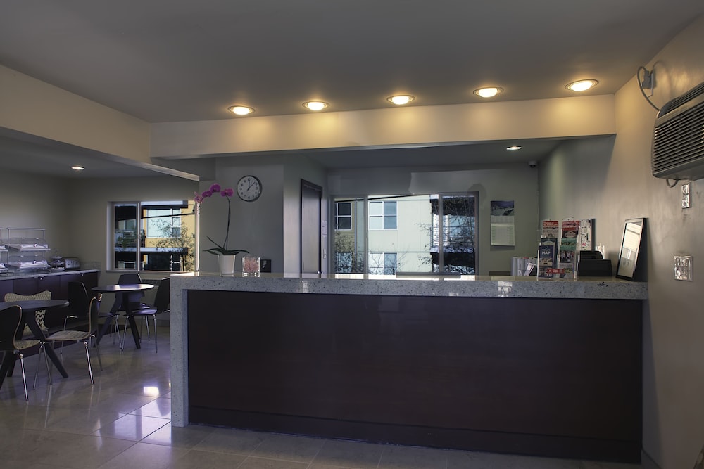 Aladdin Inn Suites 6/41