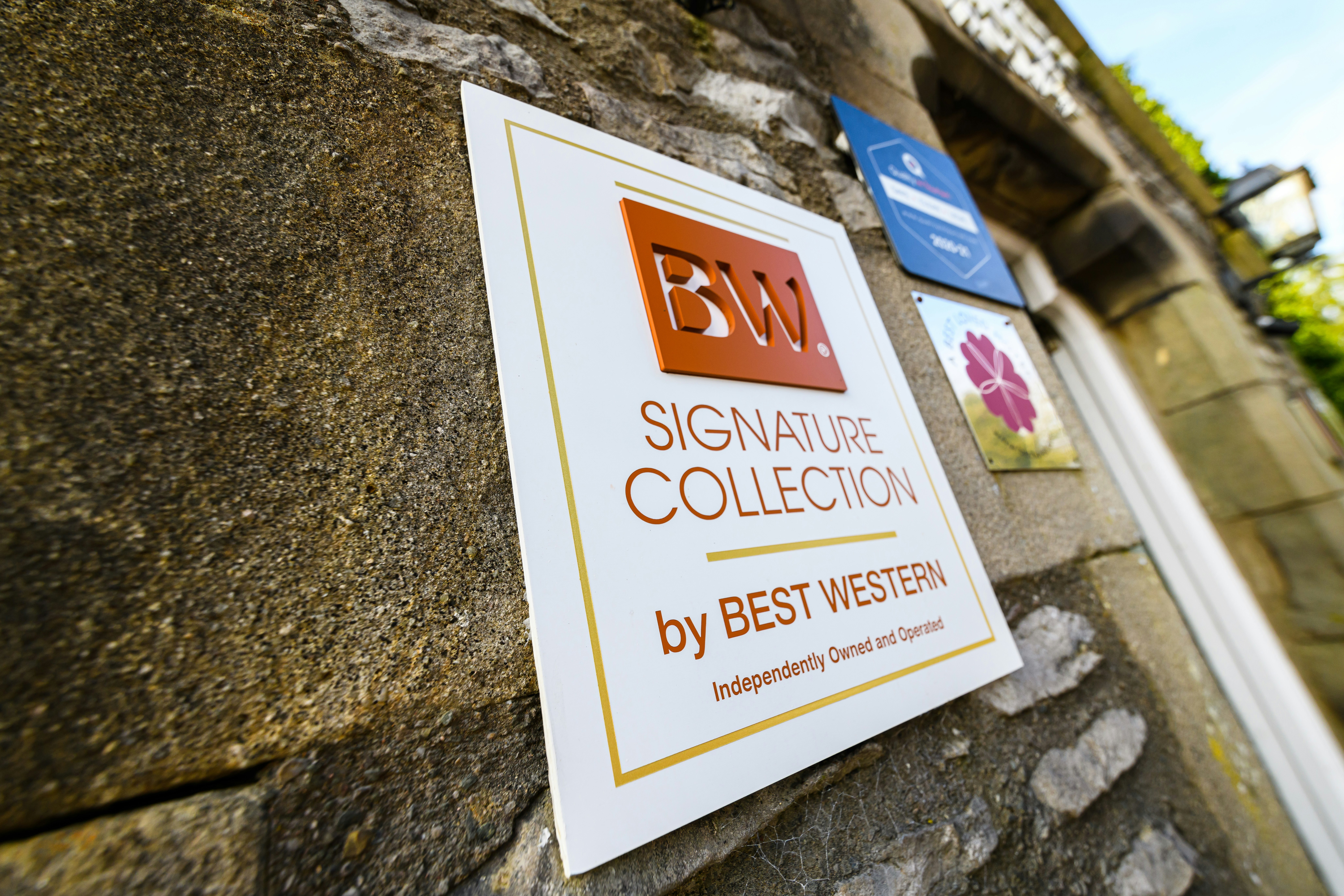 Stonecross Manor Hotel 23/37