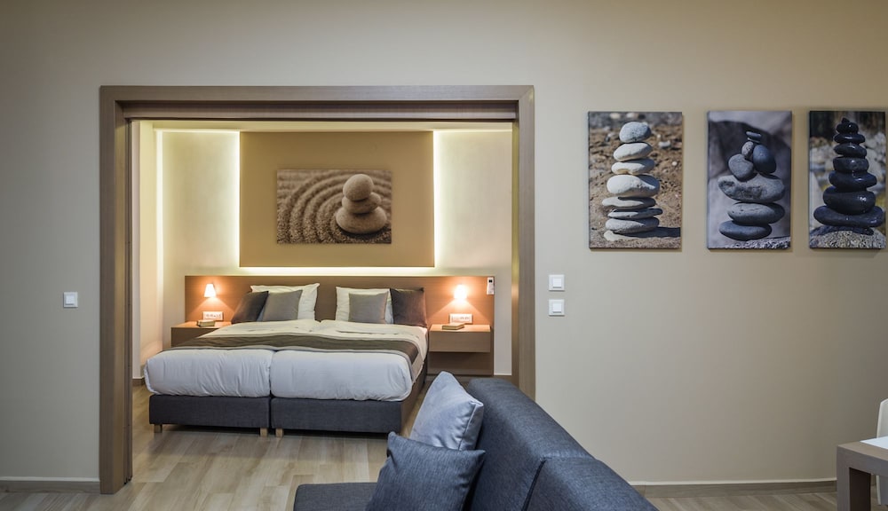 Renieris Hotel 24/75
