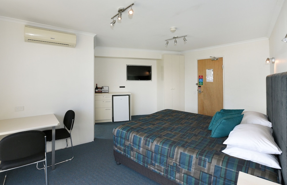 Atlantic Tower Motor Inn 14/45