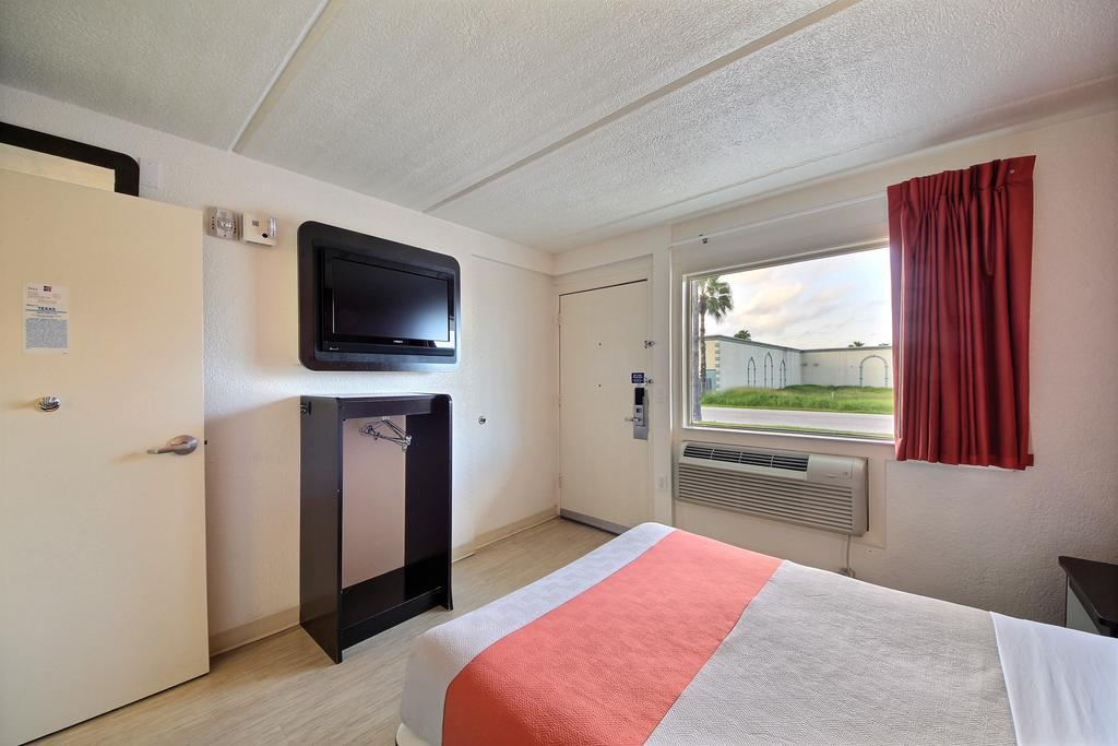 Motel 6 South Padre Island 9/33