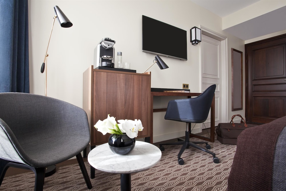 HOTEL MAYFLOWER 46/53