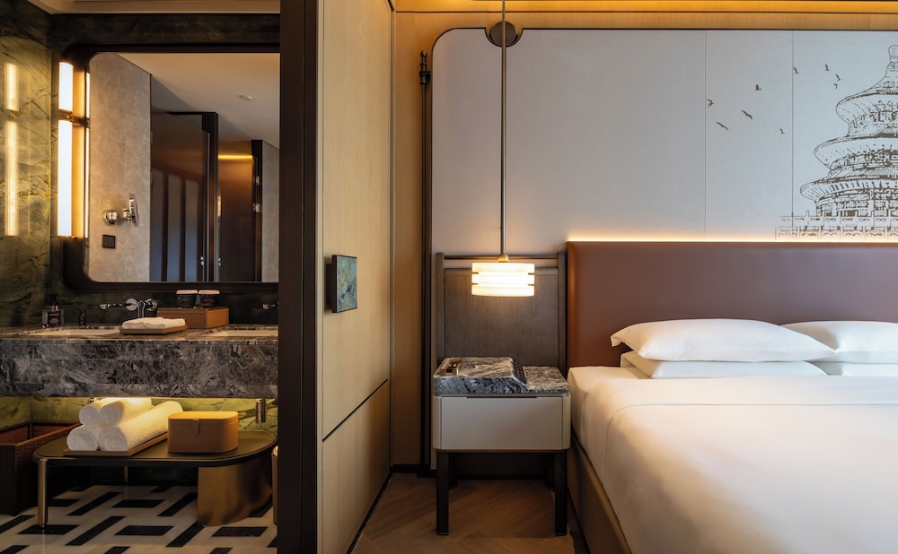 Jianguo Hotel Huanqiu 9/43