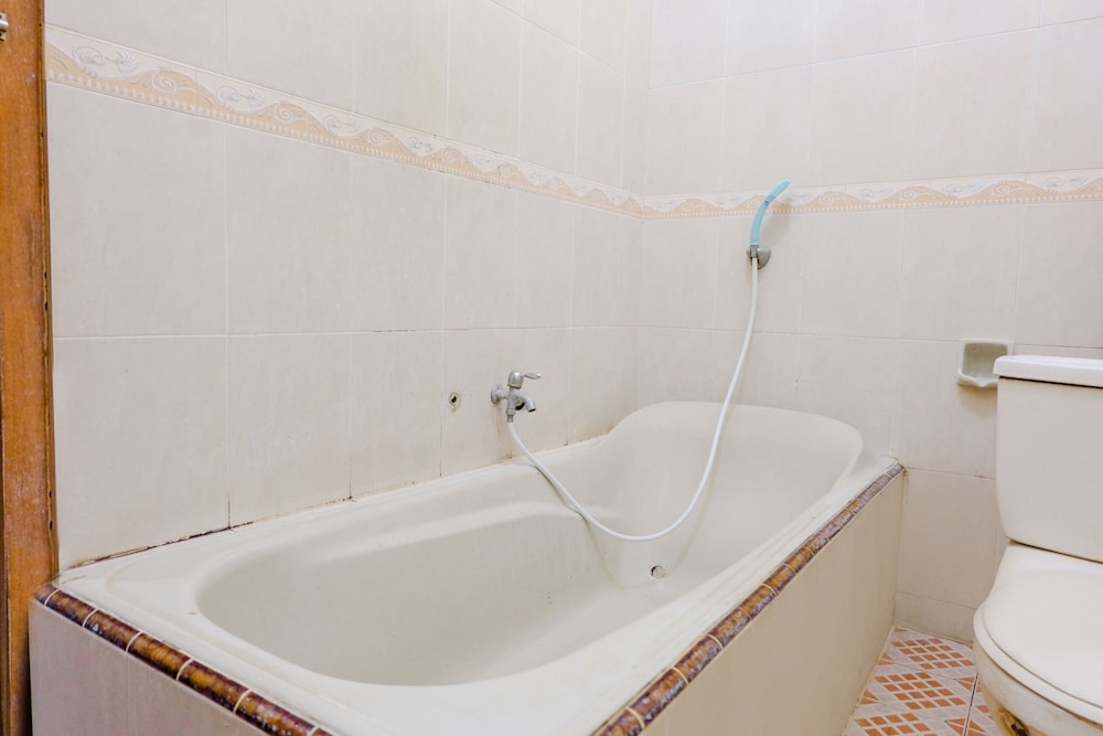 OYO 2643 Hotel Graha Prima 44/50