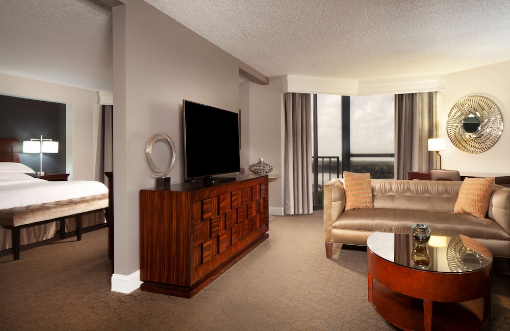 Compass Hotel Nassau Bay 28/65