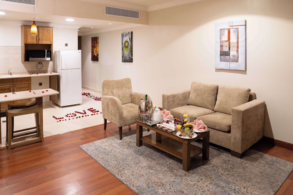 جولدن تيوليب بريدة(Golden Tulip Buraidah Al Qassim Hotel) 32/50