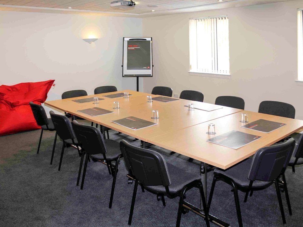 Cardiff Gate International Business Park 28/33