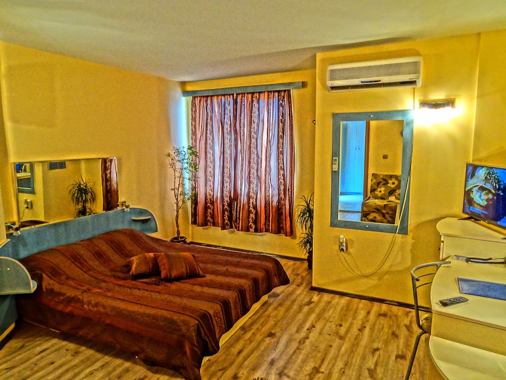 Hotel Color Varna Center 29/54