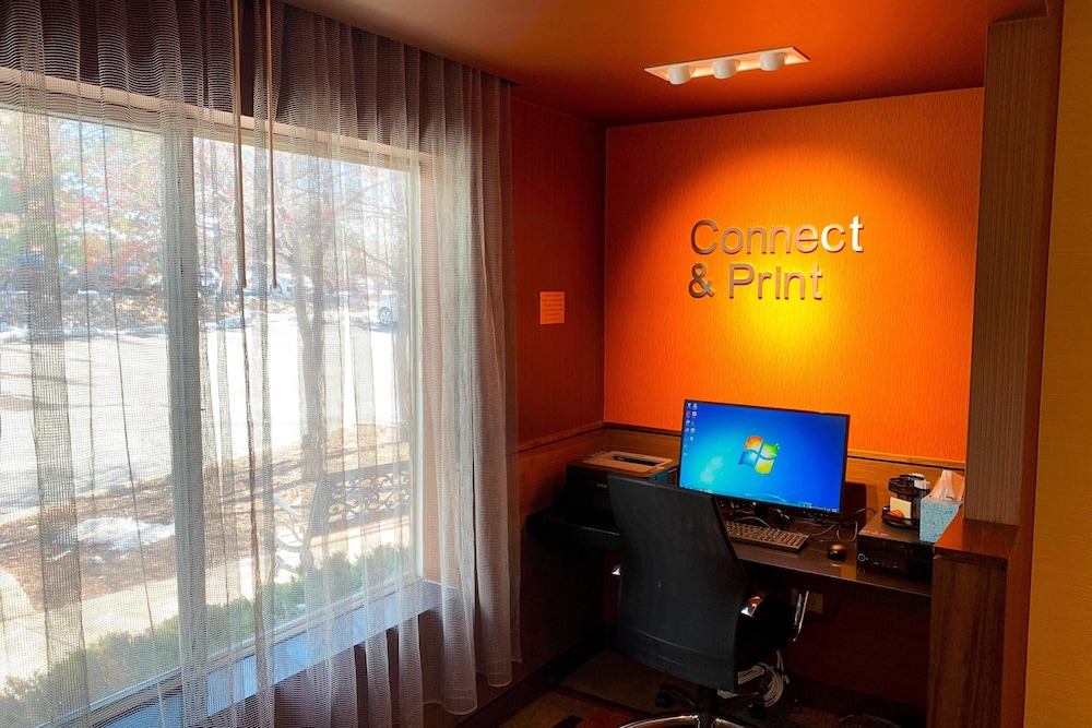 Fairfield Inn Suites Denver Tech Center South 27/33
