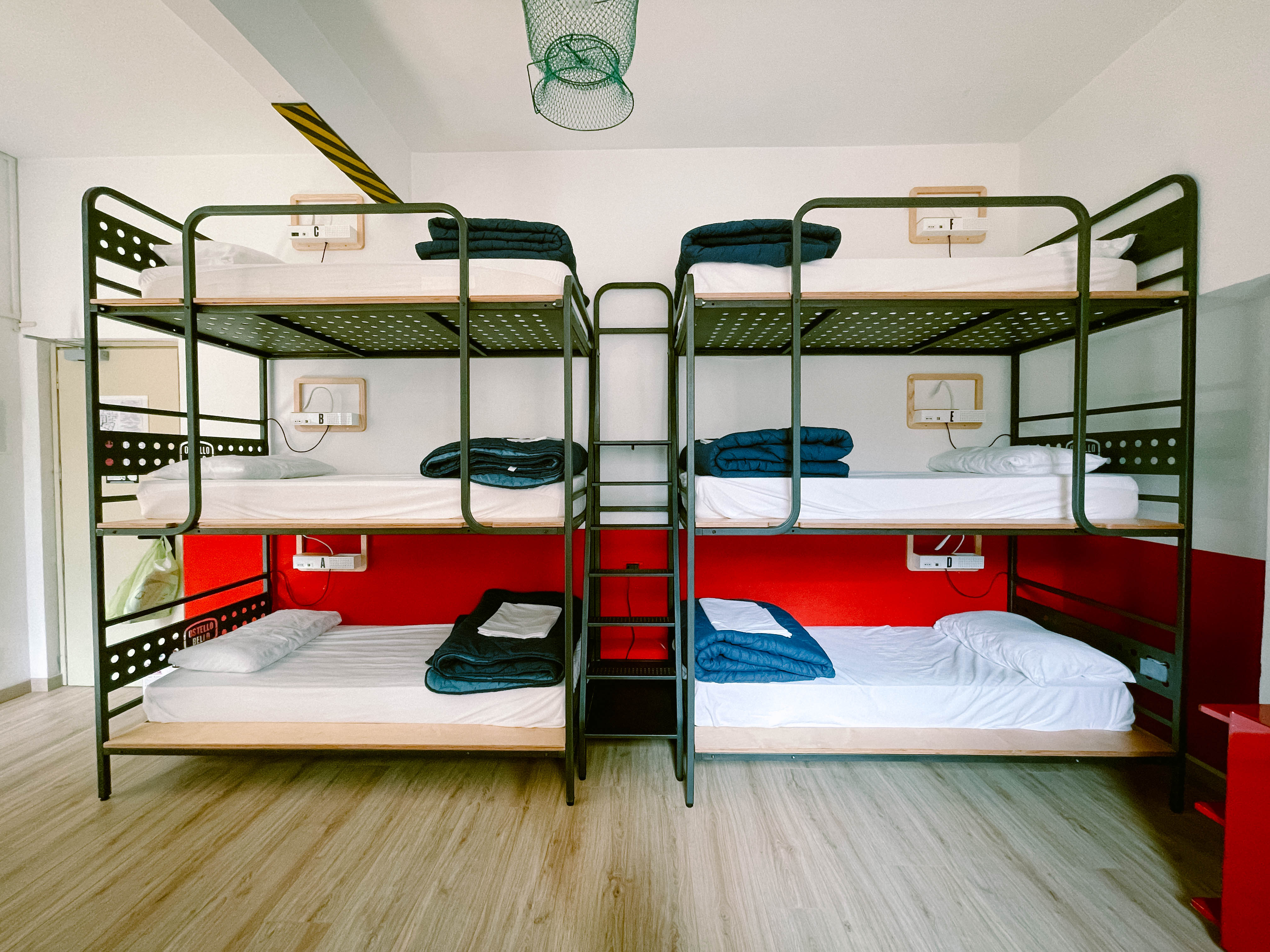 Mixed Dorm, 6 People