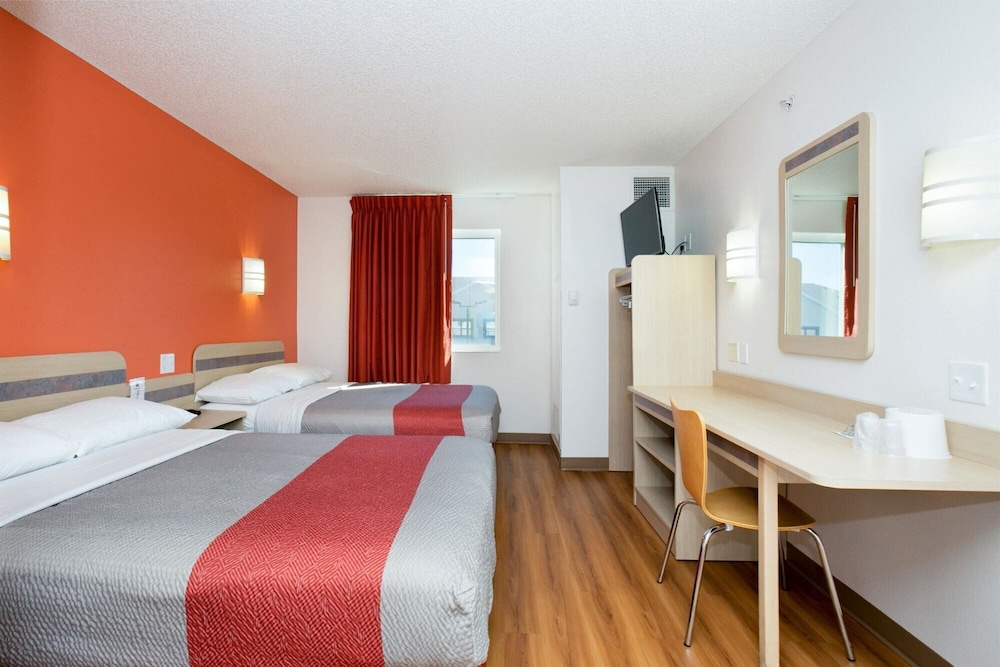 غرفة قياسية بسريرين مزدوجين، Motel6 Brooklyn Center, MN - Minneapolis 4/10