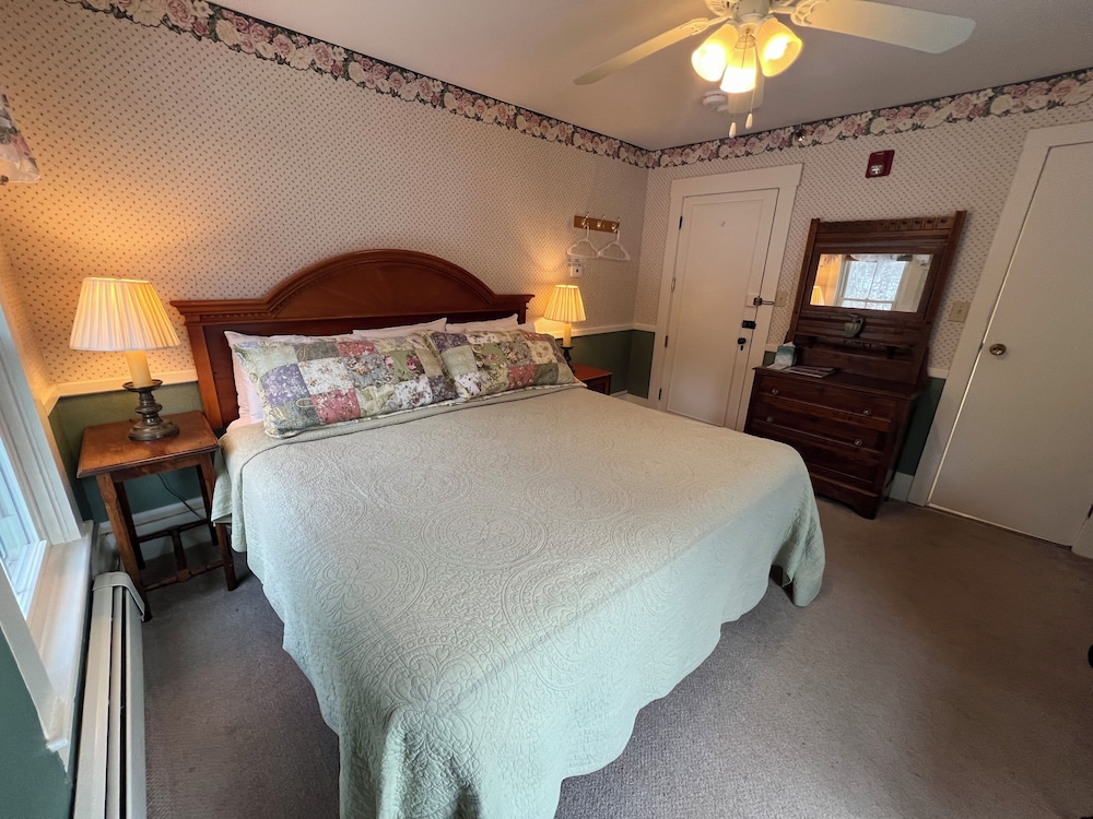 Echo Lake Inn 35/71