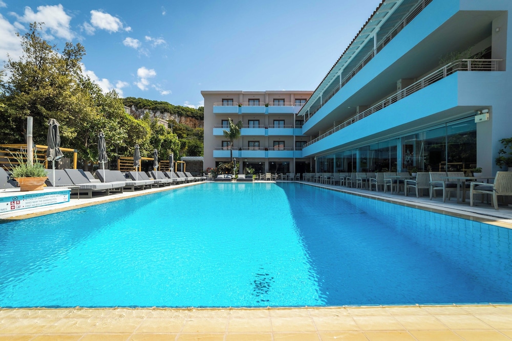 La Piscine Art Hotel, Philian Hotels and Resorts - Adults Only 66/70