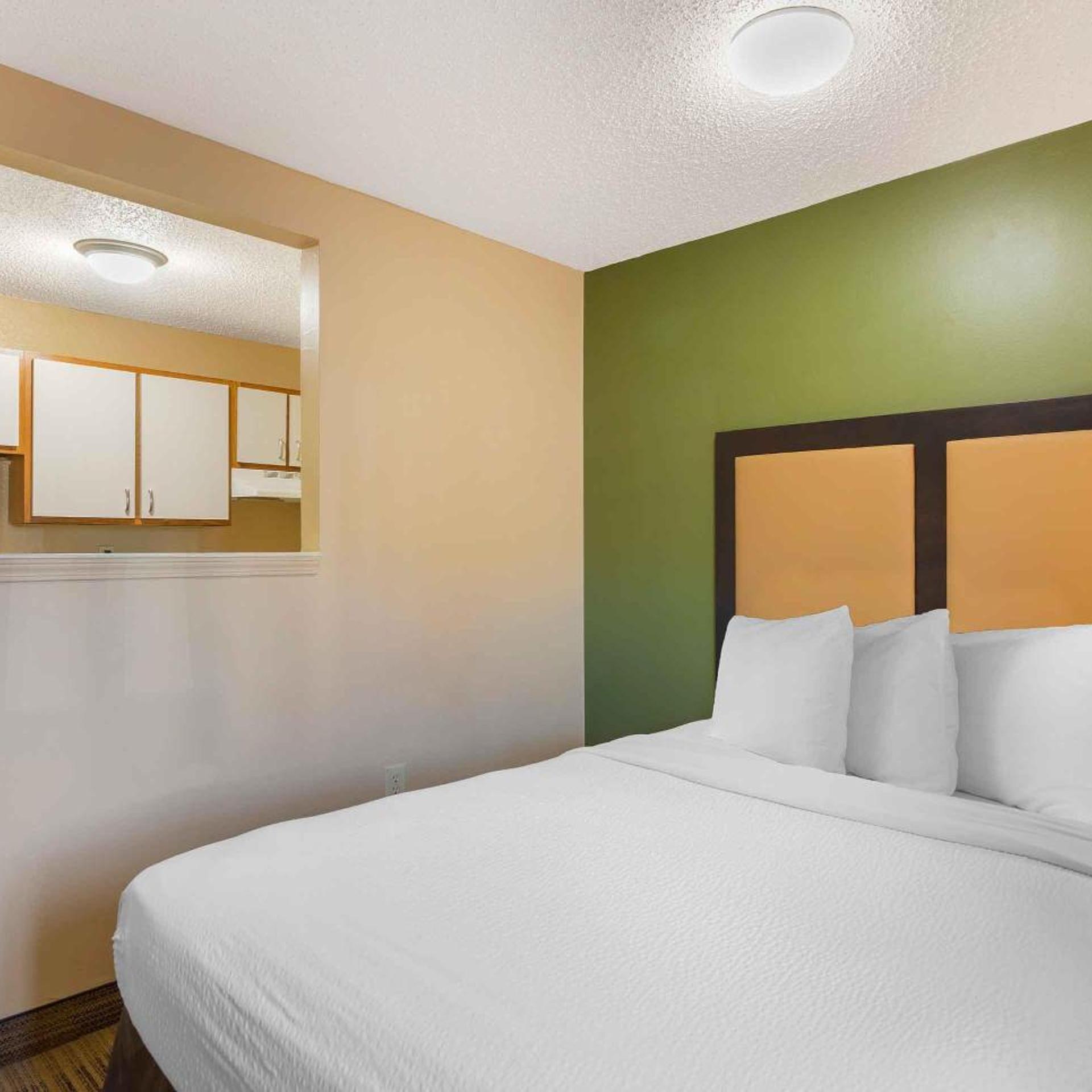 Deluxe, Studio, Queen Bed