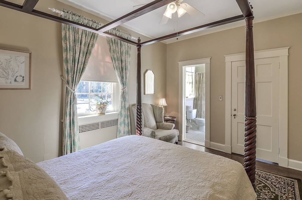 Cedars of Williamsburg Bed & Breakfast 13/50