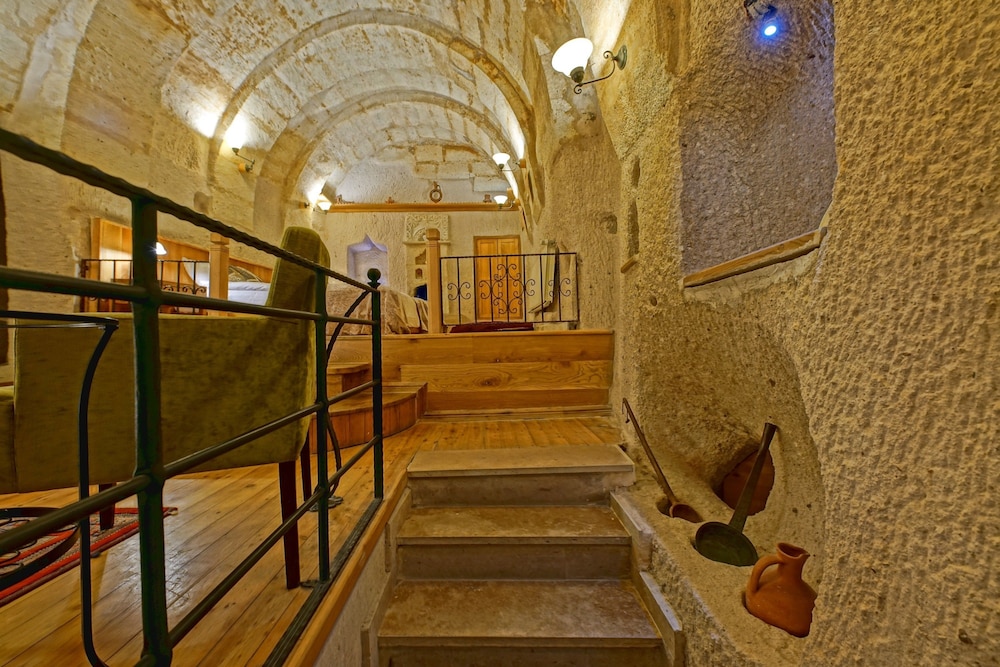 La Casa Cave 14/50