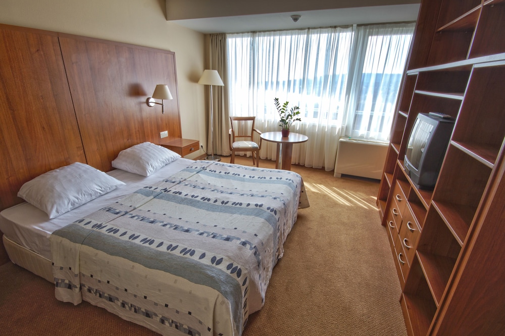 Hunguest Hotel Bal Resort 12/76