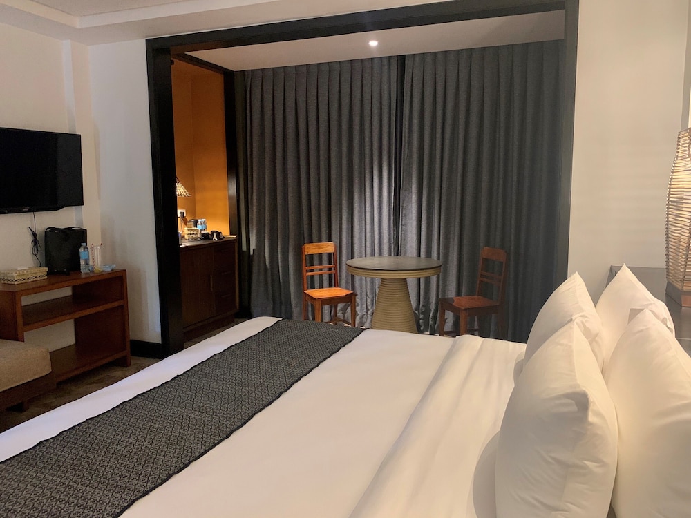 The Henry Resort Dumaguete 20/37