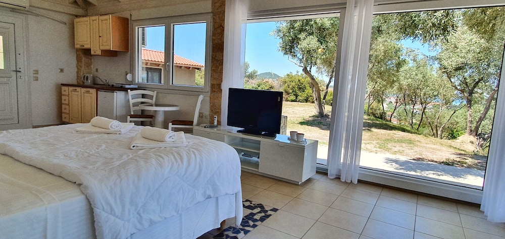 Bungalow White Apartments and Suites 29/81