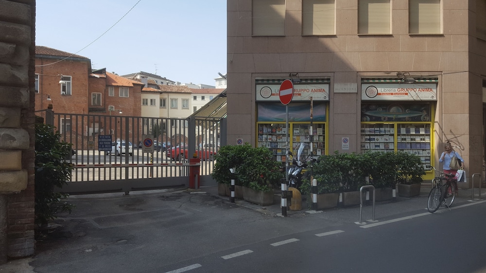 Bnbutler - Galleria Unione 17/21
