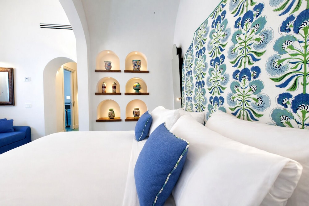 COMFORT, SIDE SEA VIEW