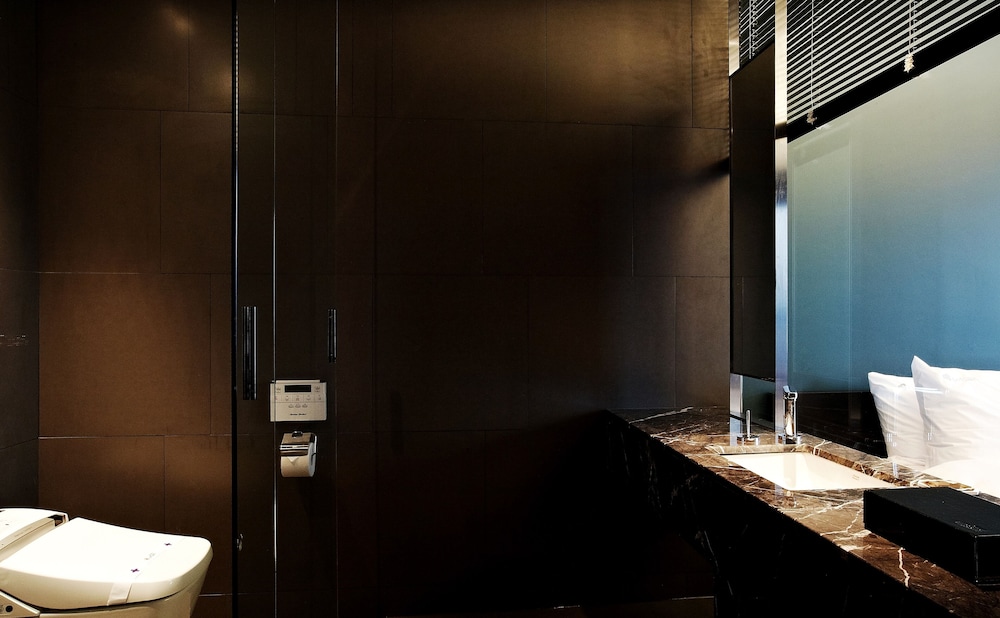 URBAN BOUTIQUE HOTEL 30/32