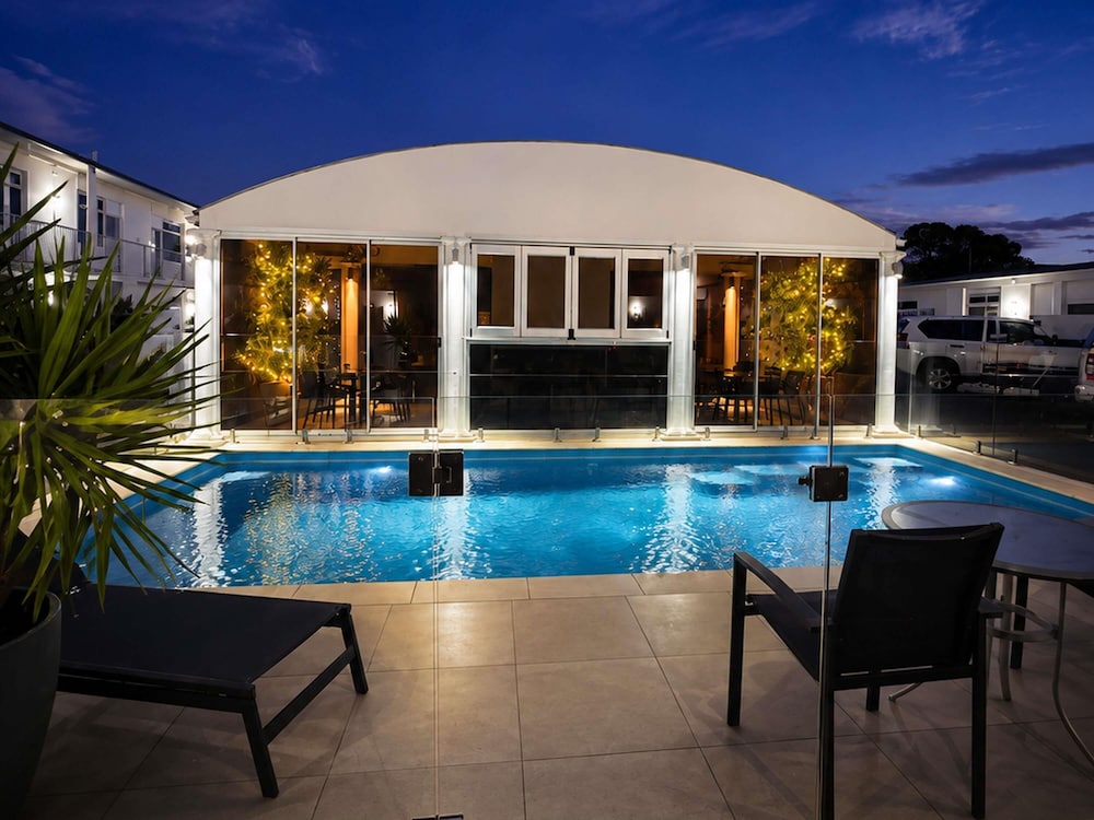 IBIS STYLES BROKEN HILL 8/48