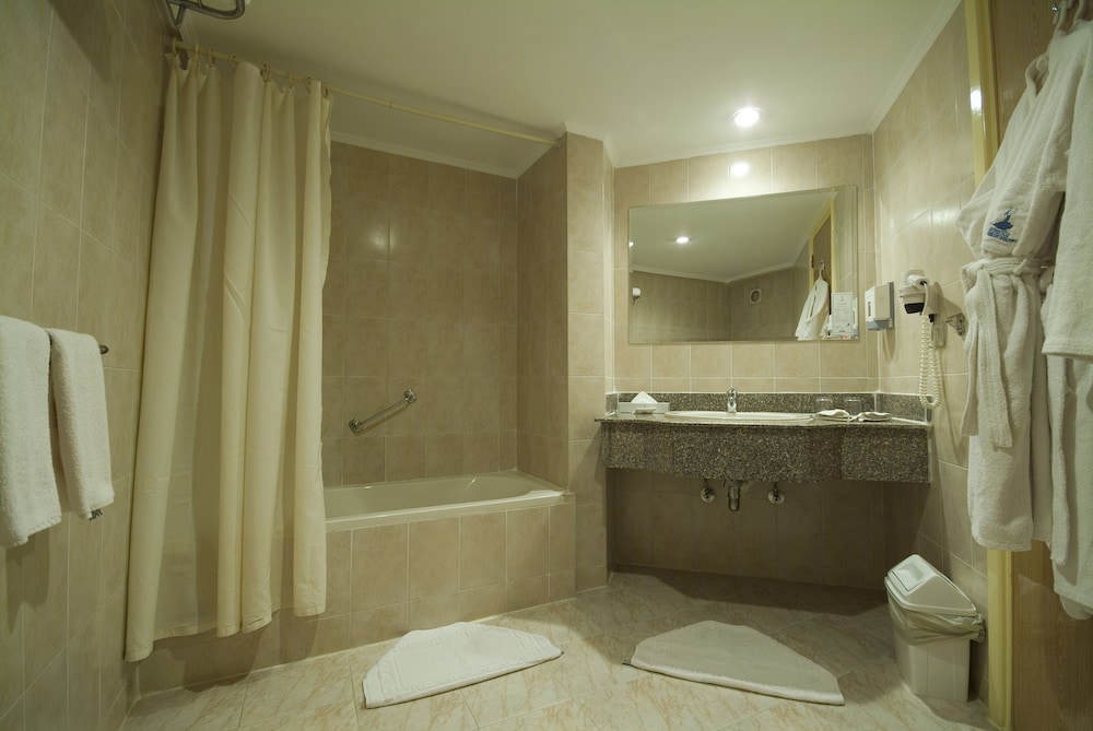 TOP Flamenco Beach & Resort 50/50