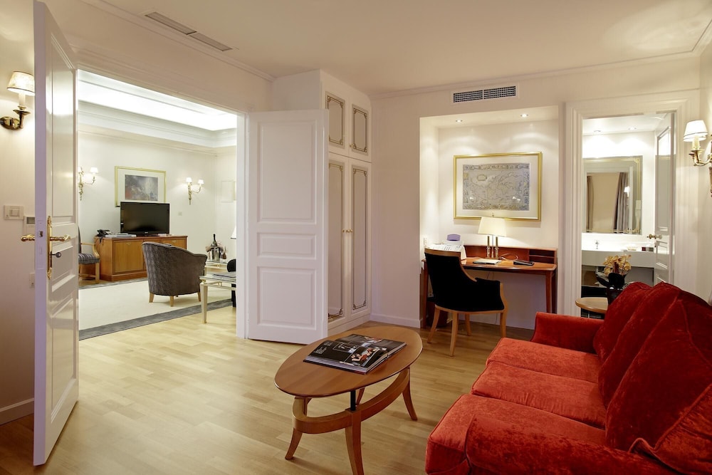 Theoxenia Palace 31/46