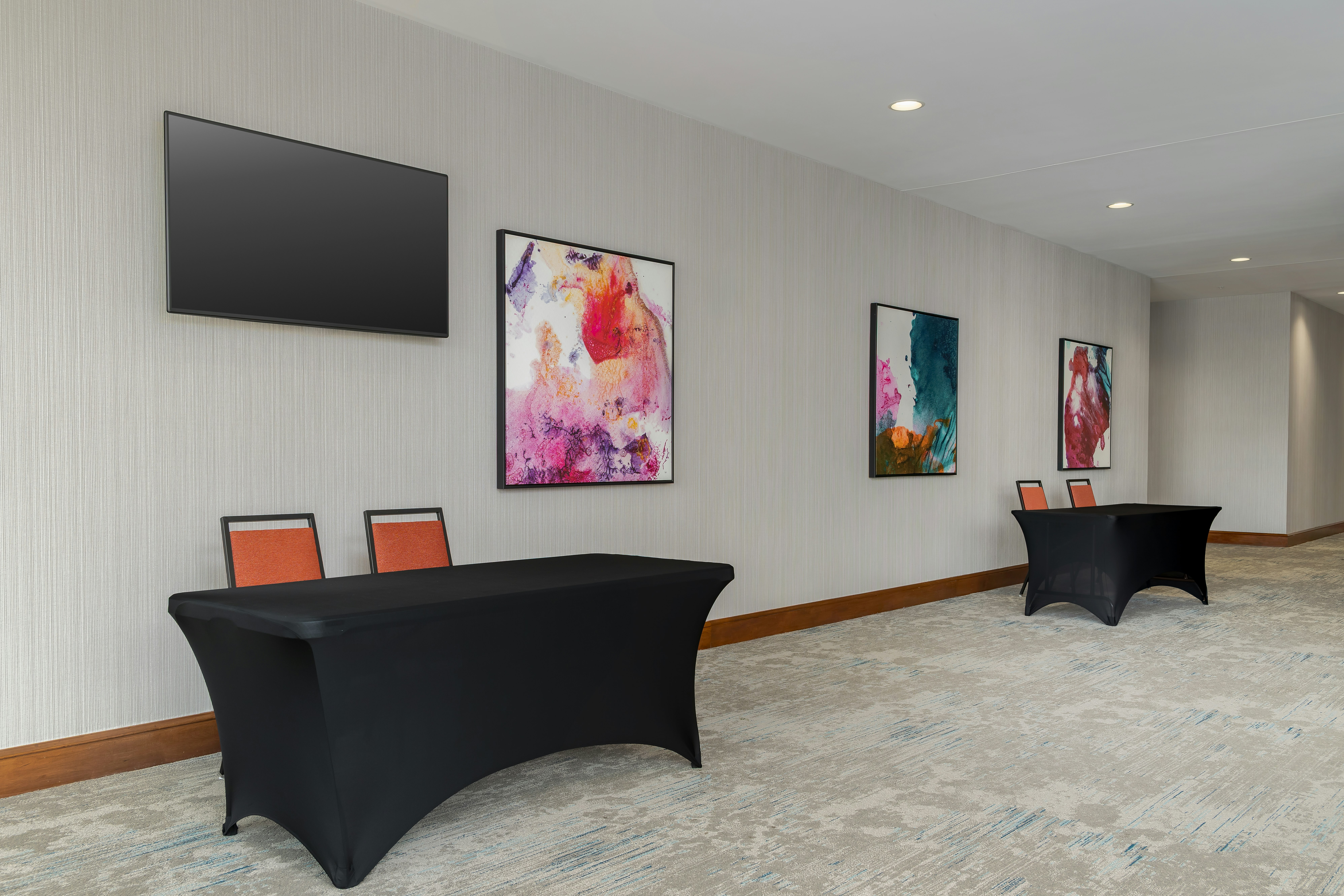 Hilton Garden Inn Cincinnati/West Chester 77/81