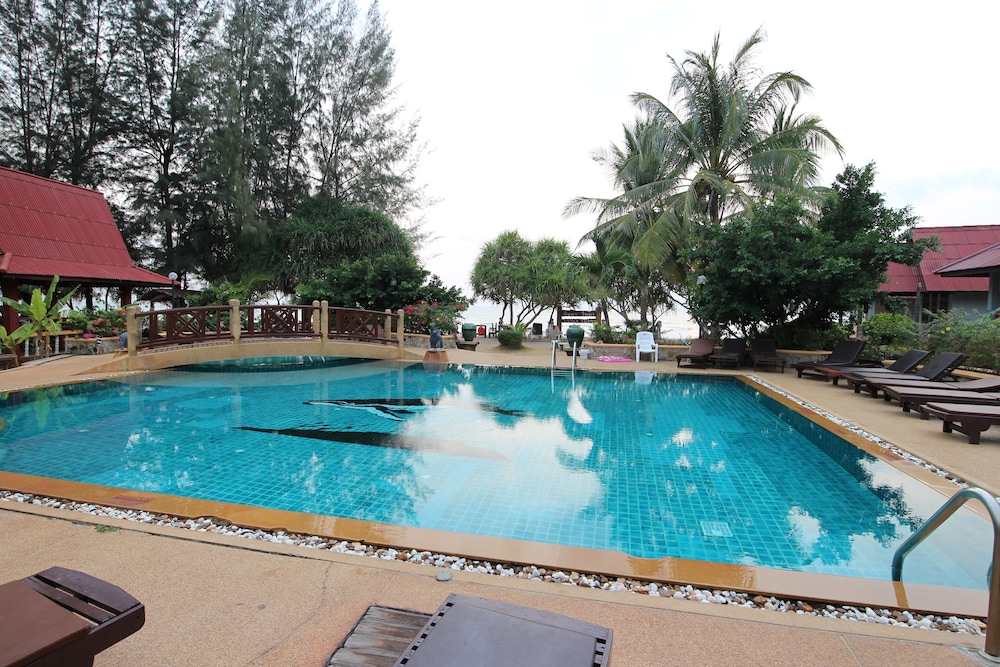 Lanta Villa Resort 56/58