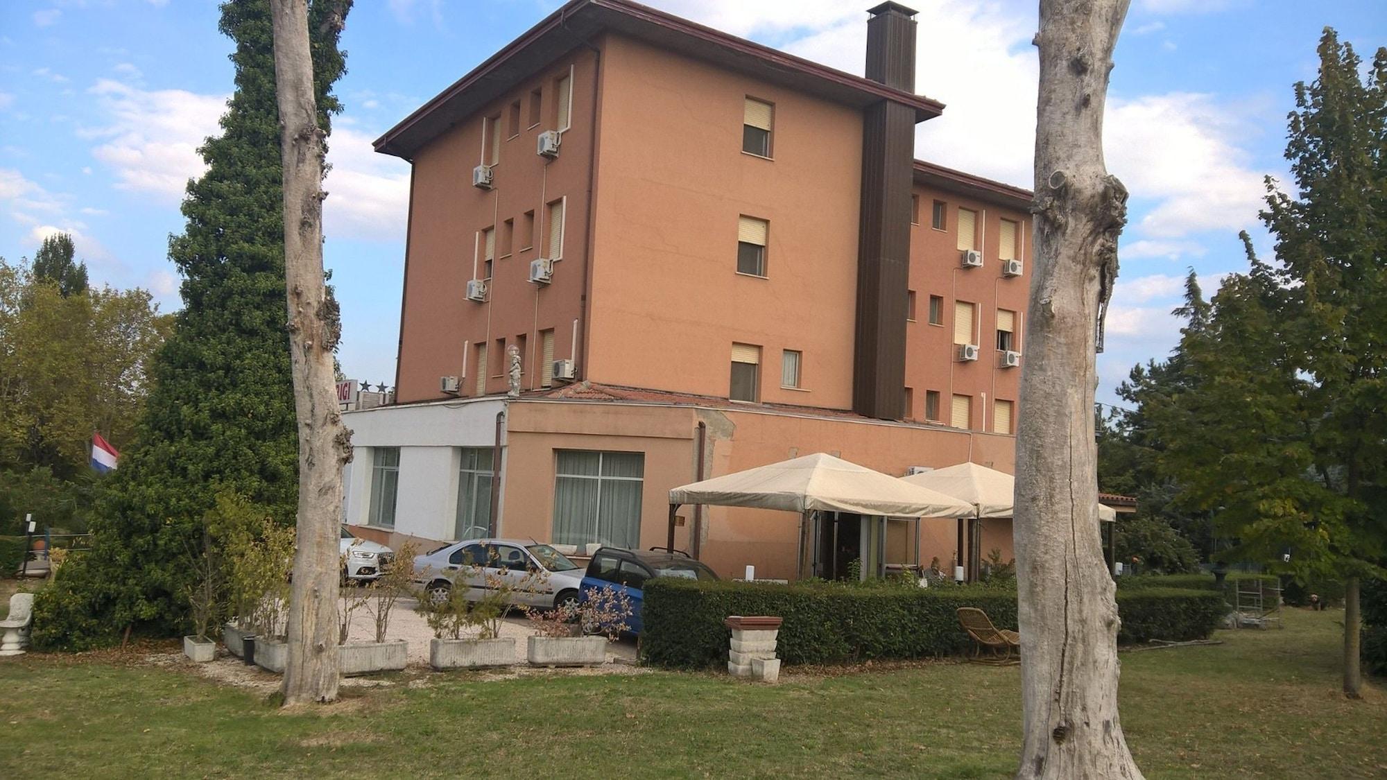 Hotel Parigi 2/44