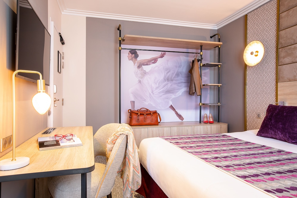 Hotel Nude Paris - Color Vision 14/81