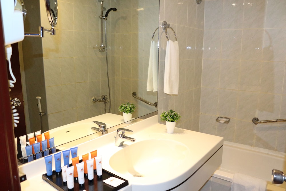 Al Khaleej Grand Hotel 45/50