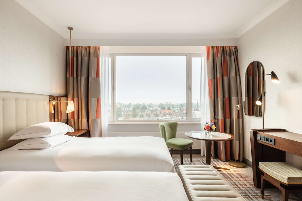 Hilton Amsterdam 8/61