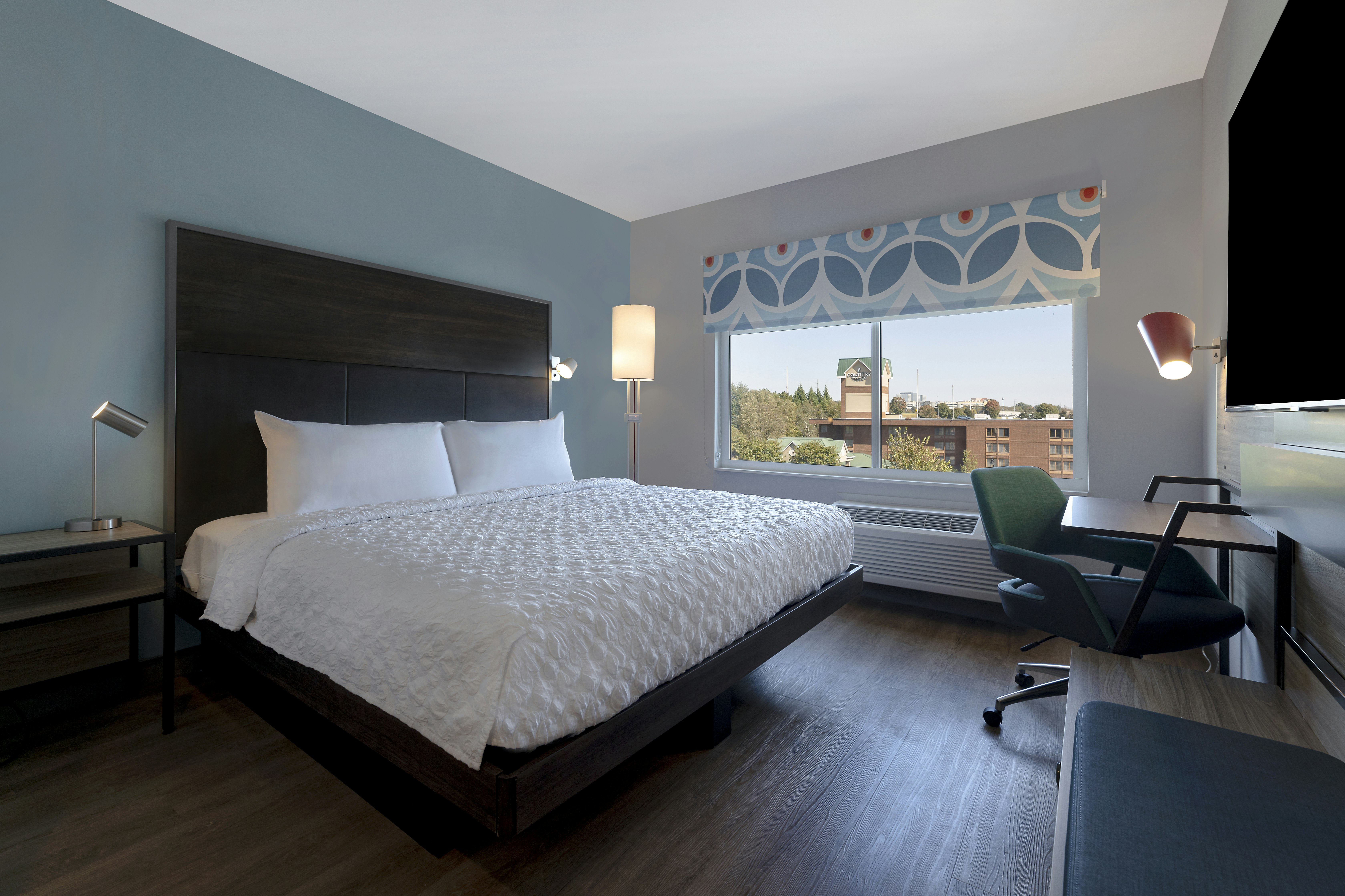 ROOM, KING BED