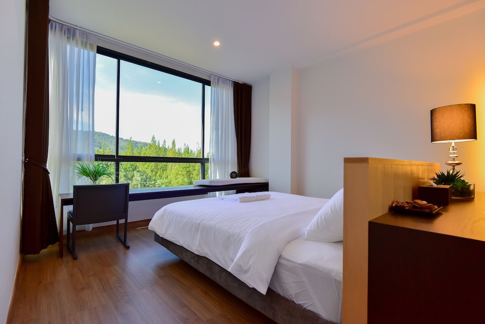 HILL MYNA CONDOTEL 19/56
