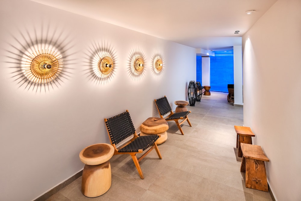 Uma Ray Suites 22/34