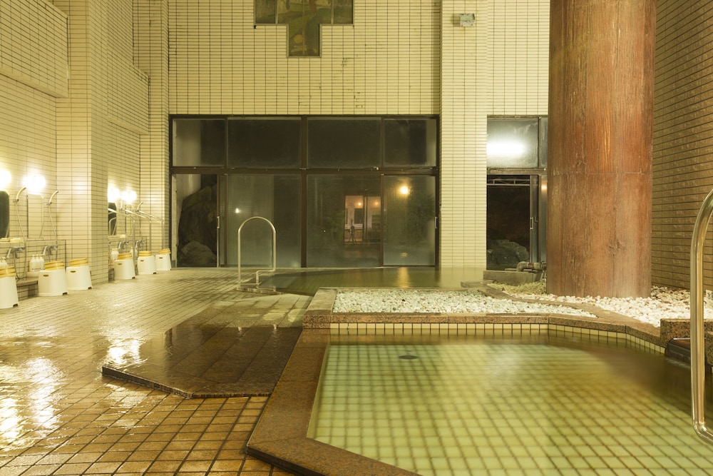 Hotel Green Hill 12/31
