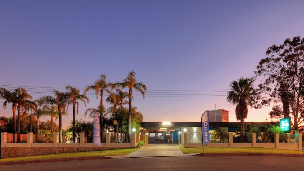 HILLTOP MOTEL