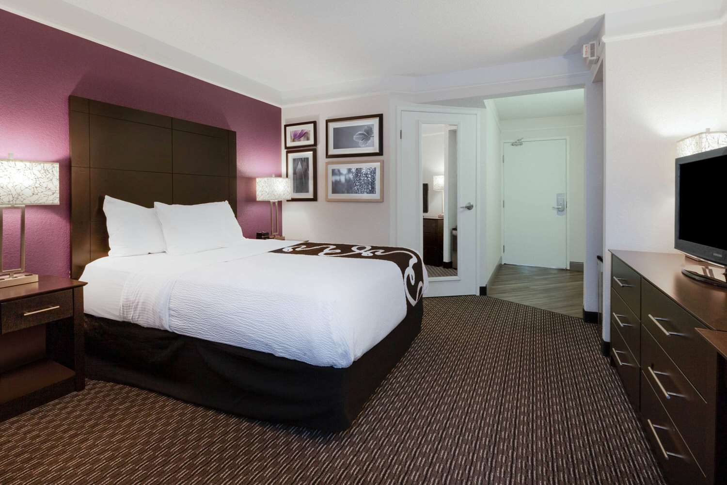 La Quinta Inn & Suites by Wyndham Detroit Utica 22/49