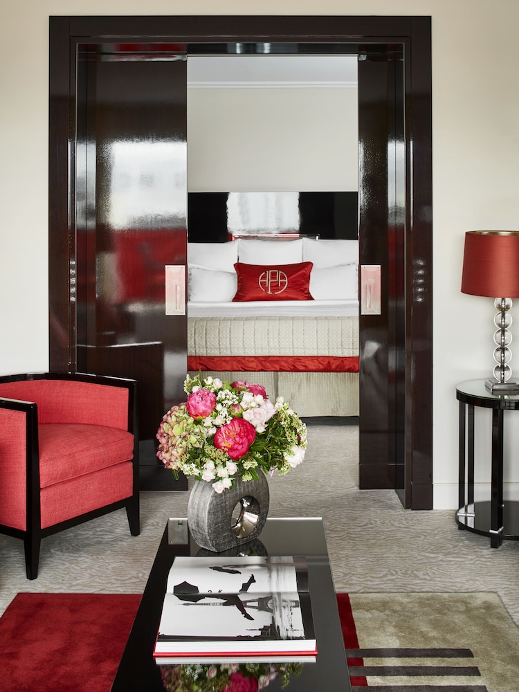 Hotel Plaza Athenee 48/79